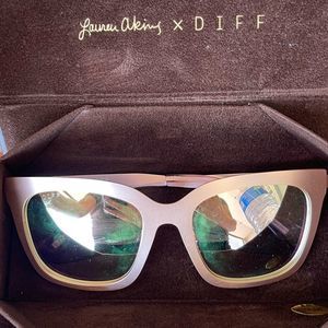 Lauren Akins x Diff Sunglasses. Pink mirror. In great condition.